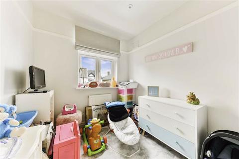 16 Salisbury Road, Banstead, SM7 2DR