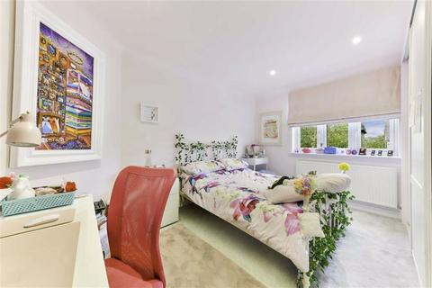 16 Salisbury Road, Banstead, SM7 2DR
