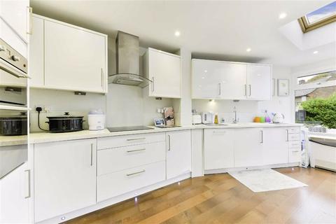 16 Salisbury Road, Banstead, SM7 2DR