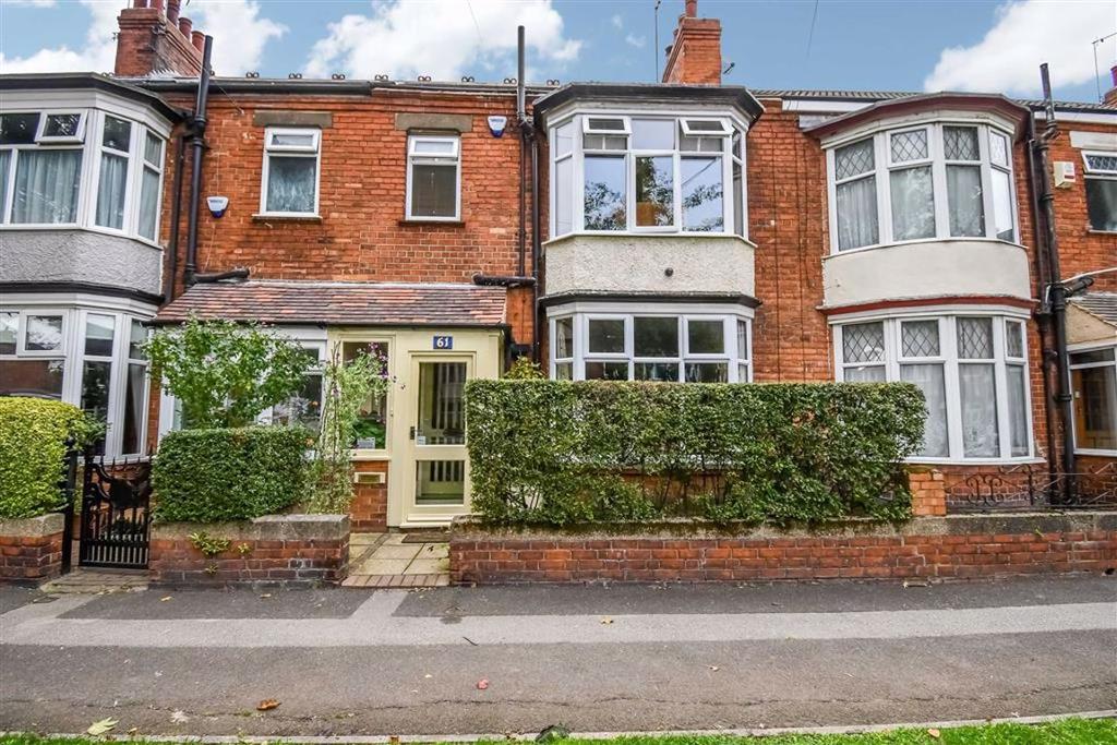 Desmond Avenue, Beverley Road, Hull, HU6 3 bed terraced house £179,950