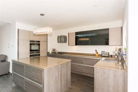 80 Waverley Road, Epsom, KT17 2LS
