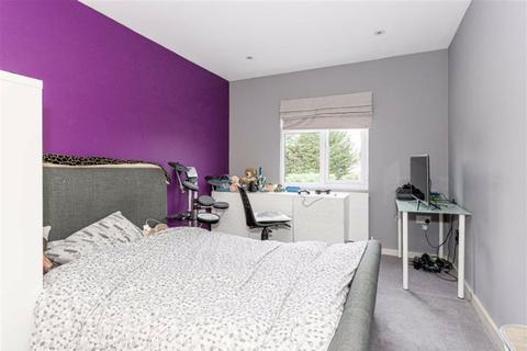 80 Waverley Road, Epsom, KT17 2LS