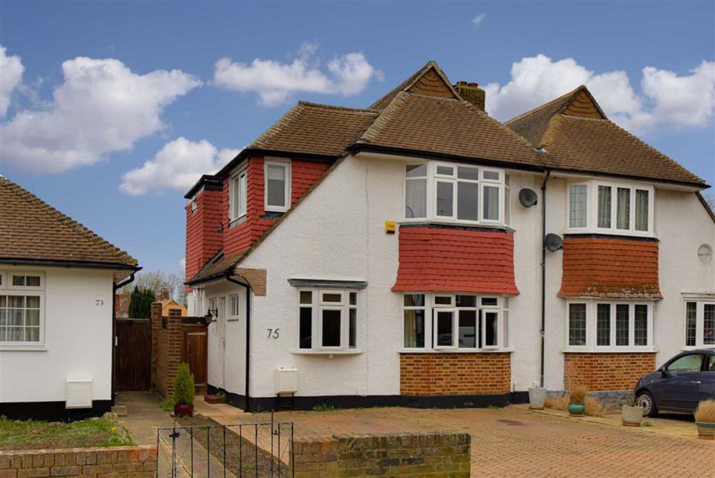 Grafton Road, Worcester Park, Surrey 3 bed semidetached house £600,000