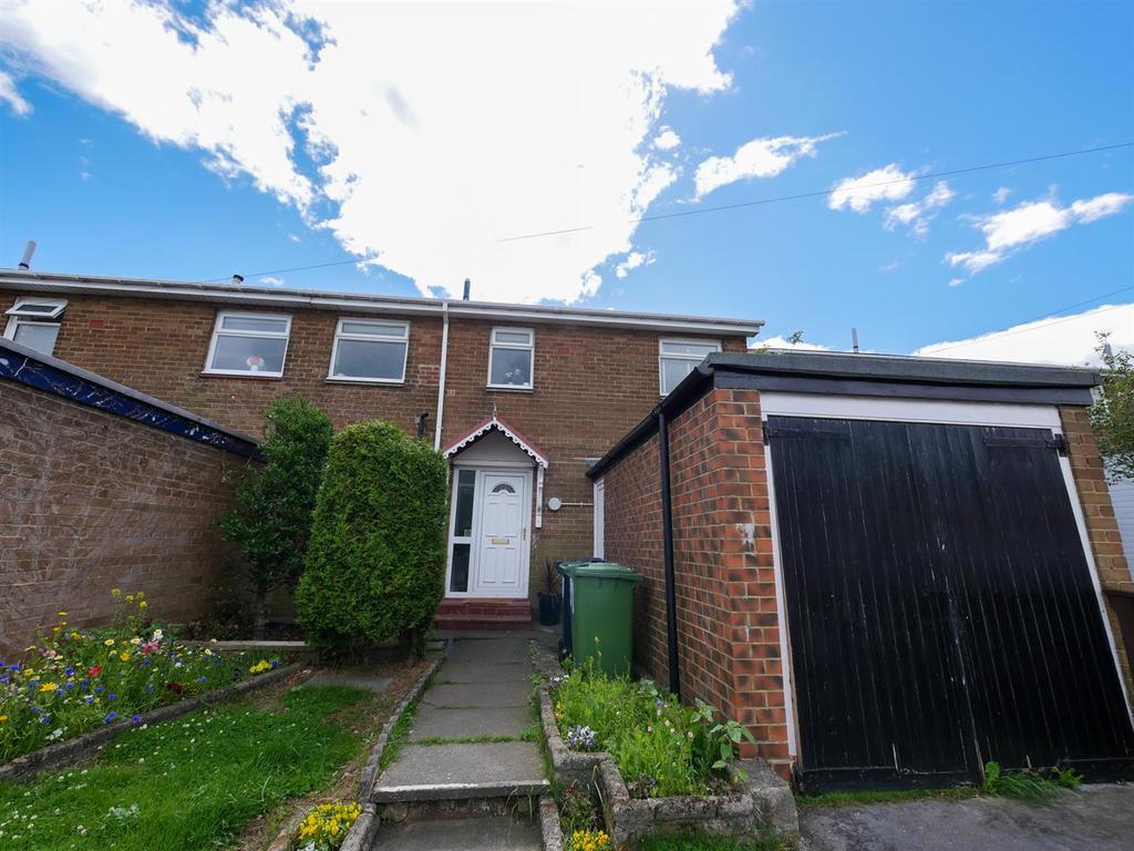 Tadcaster Road, Thorney Close, Sunderland 3 bed semidetached house £