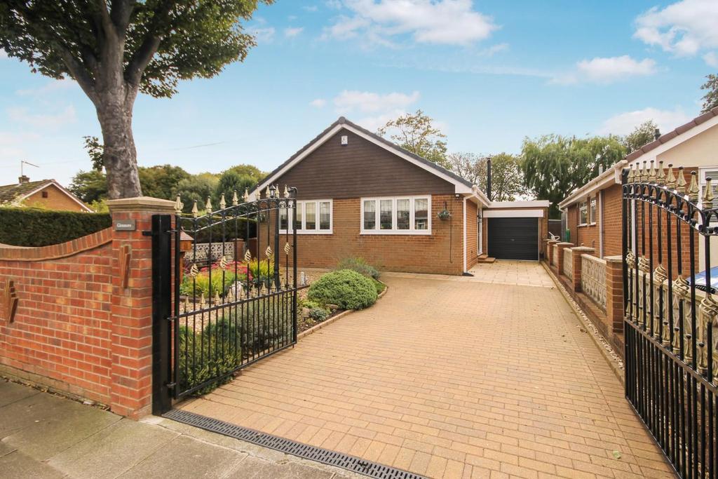 Rossmere Way, Hartlepool 2 bed detached bungalow £215,000