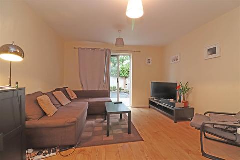 23 Abbots Rise, Redhill, RH1 1LL