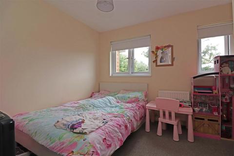 23 Abbots Rise, Redhill, RH1 1LL