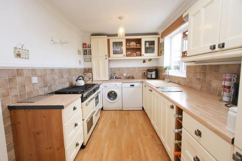 25 Bryant Gardens, Clevedon, BS21 5HE