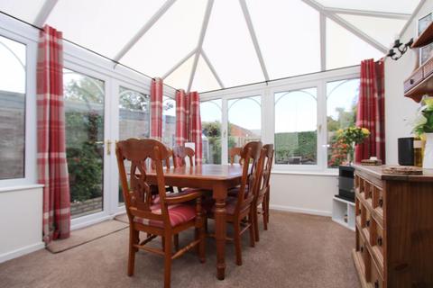 25 Bryant Gardens, Clevedon, BS21 5HE