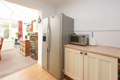 25 Bryant Gardens, Clevedon, BS21 5HE