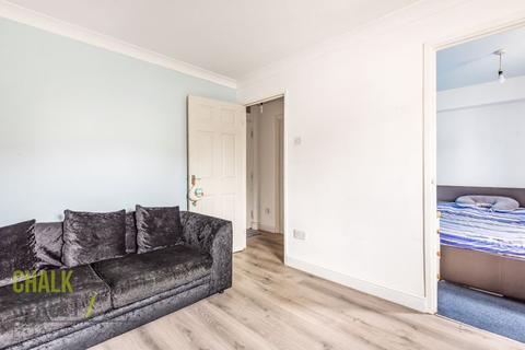 3 Latimer Drive, Hornchurch, RM12 6TN