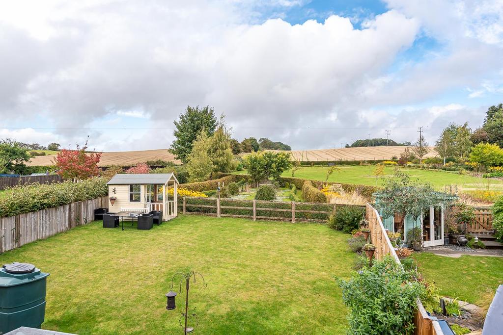 Glendale Cottage, Weaverthorpe, Malton, YO17 8EY 3 bed end of terrace