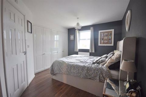 50 Cardinal Drive, Tuffley, Gloucester, GL4 0TX