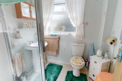 3 Forge Close, Eythorne, Dover, CT15 4DW