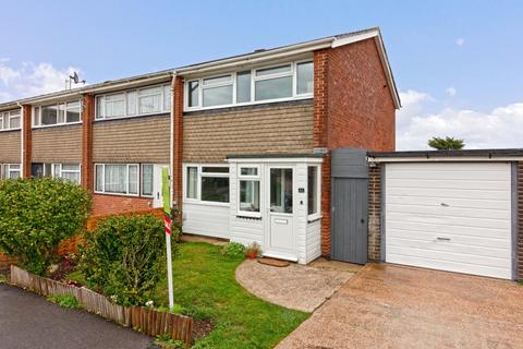 82 Brook Way, Lancing, BN15 8DH
