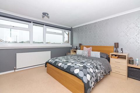 82 Brook Way, Lancing, BN15 8DH