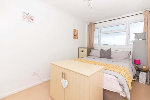 82 Brook Way, Lancing, BN15 8DH