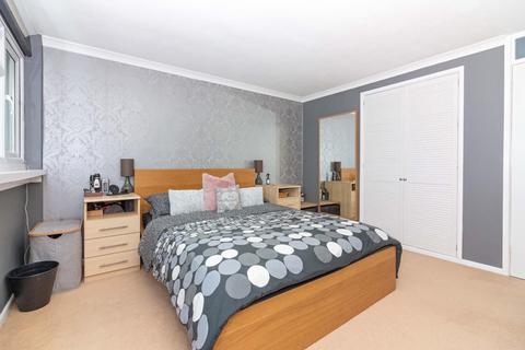 82 Brook Way, Lancing, BN15 8DH