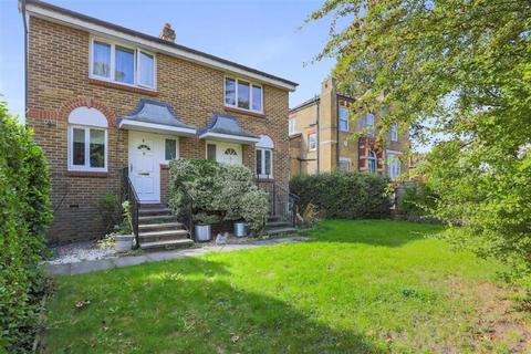 2 Parkside Close, London, SE20 7HQ