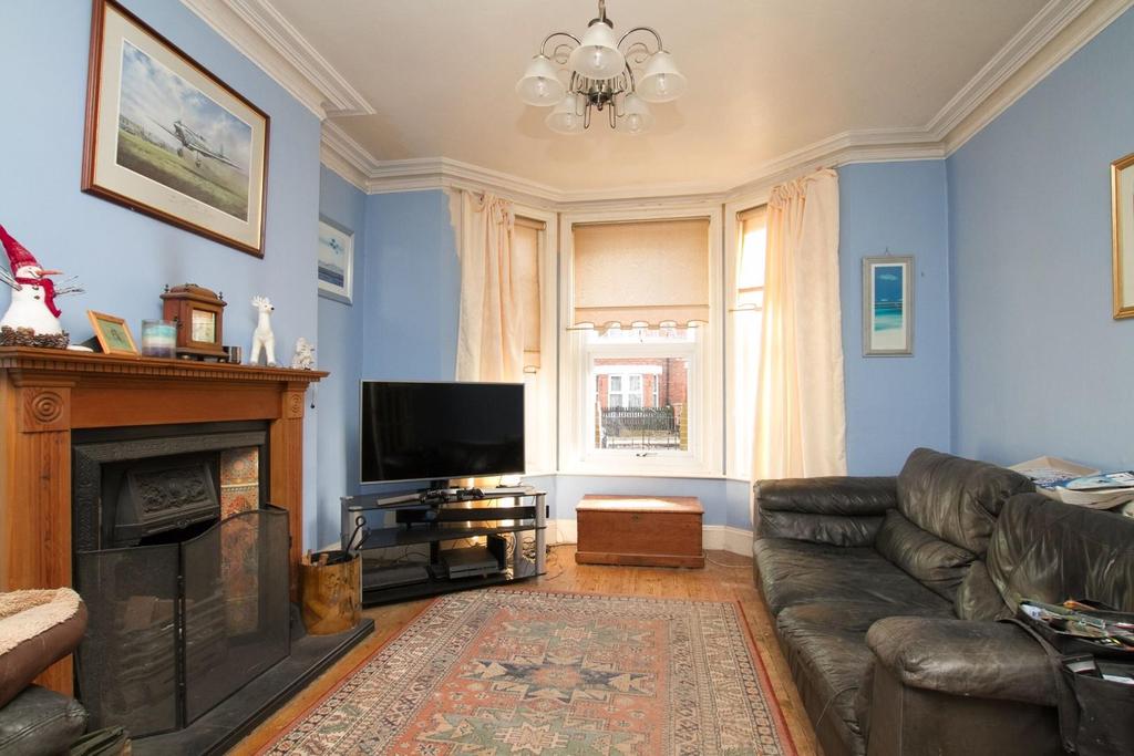 St. Francis Road, Folkestone 3 bed terraced house £260,000