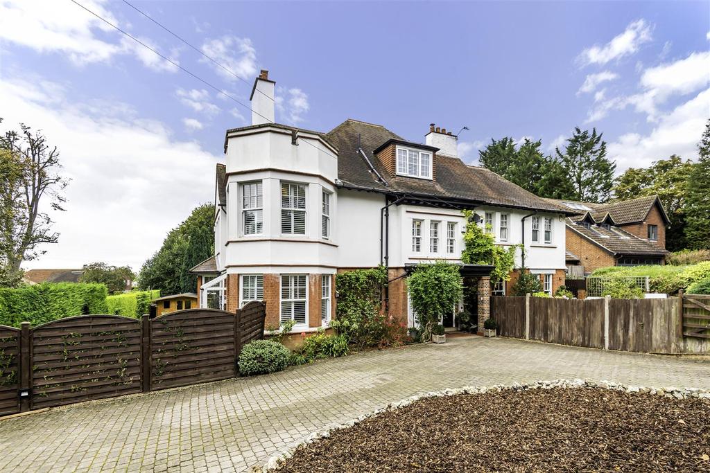 The Avenue, Tadworth 5 bed semidetached house £965,000