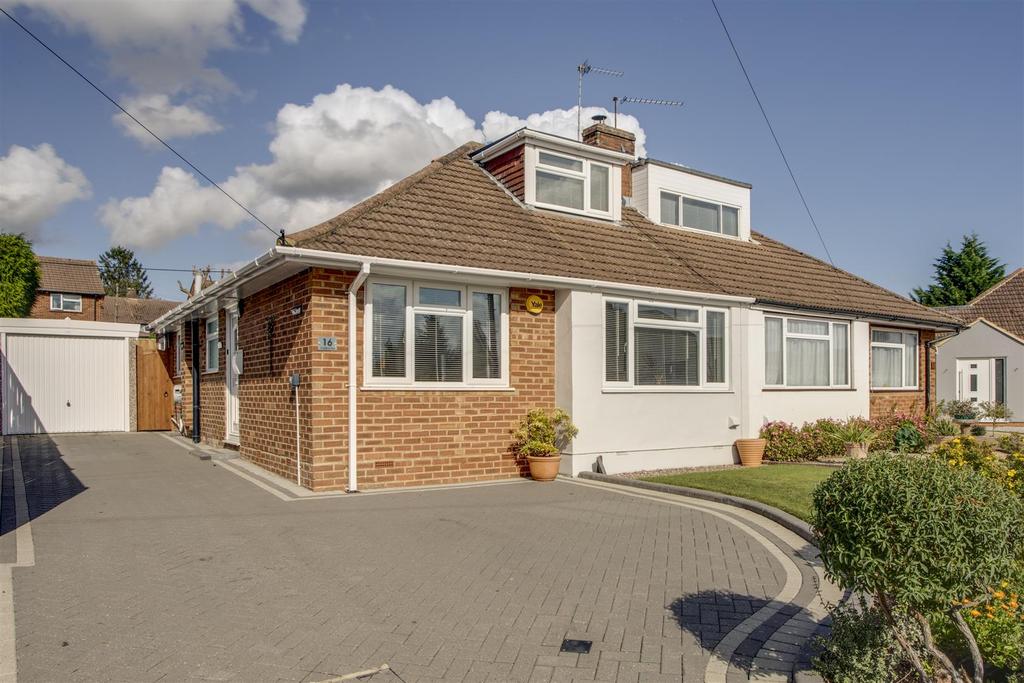 Wood Lane Close, Flackwell Heath 3 bed semidetached bungalow £450,000