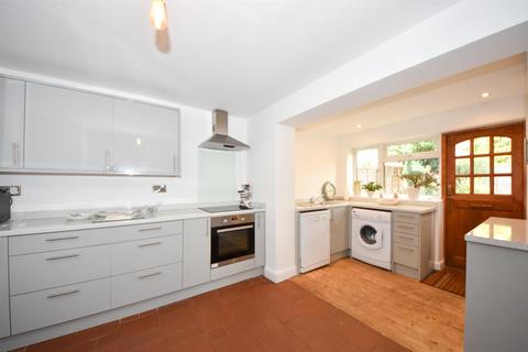 2 Cooke Close, Warwick, CV34 5YG