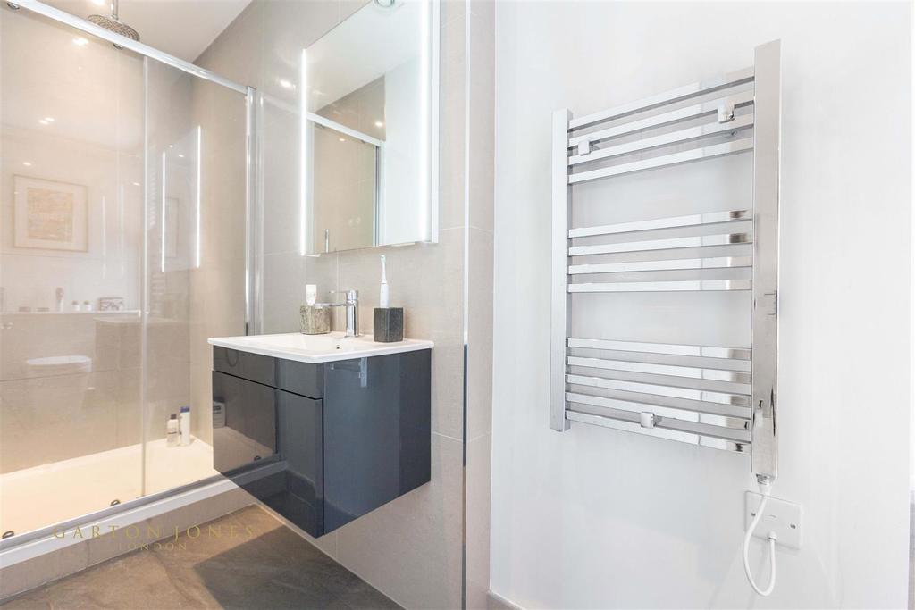 Master En-suite