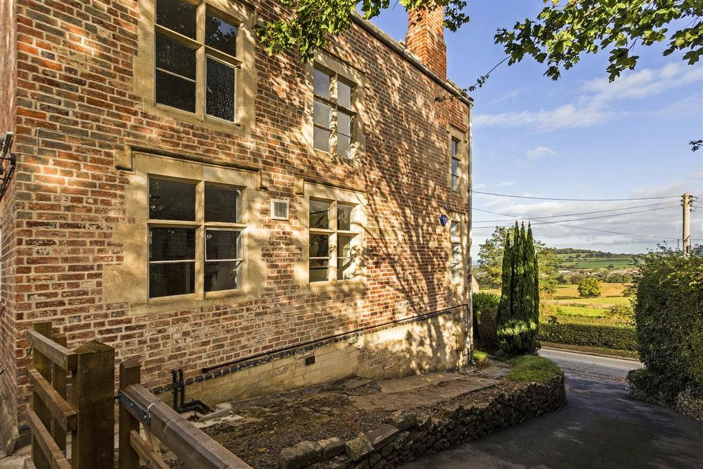 Selsley West, Stroud 5 bed semidetached house £675,000
