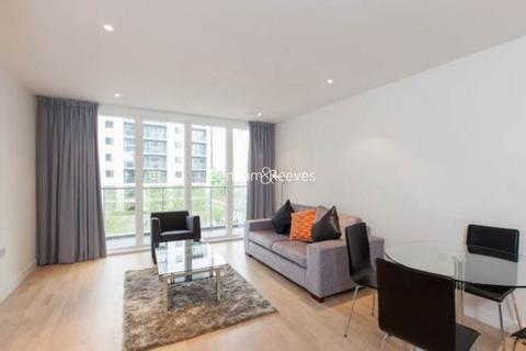 1 bedroom apartment to rent, Pump House Crescent, Kew Bridge West TW8