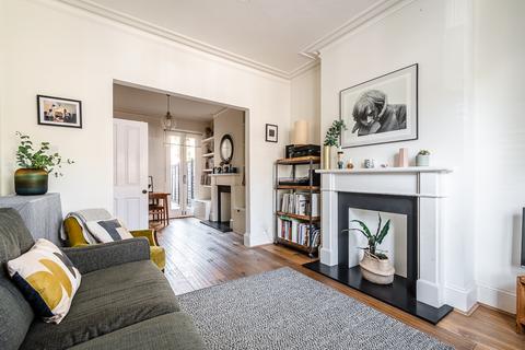 17 Coopersale Road, London, E9 6AU