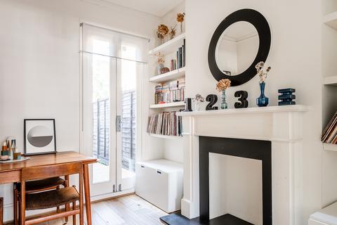 17 Coopersale Road, London, E9 6AU
