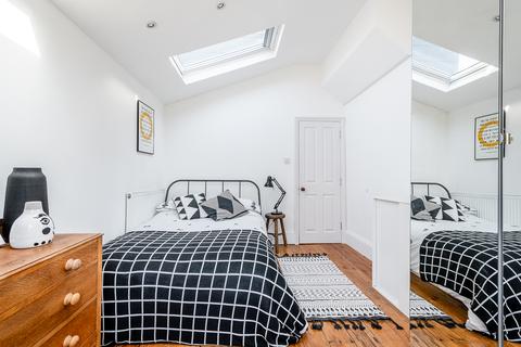 17 Coopersale Road, London, E9 6AU