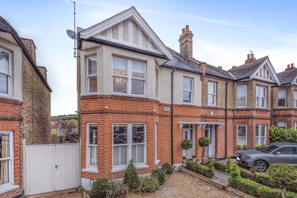 Eltham Park Gardens London SE9 5 bed semidetached house £900,000