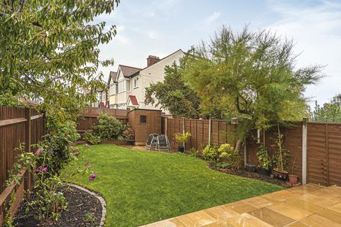 33 Highclere Road, New Malden, KT3 3HJ