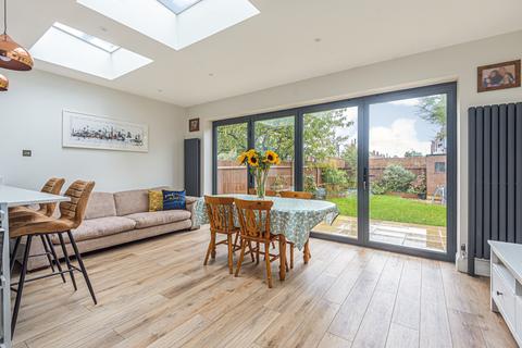 33 Highclere Road, New Malden, KT3 3HJ