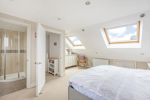 33 Highclere Road, New Malden, KT3 3HJ