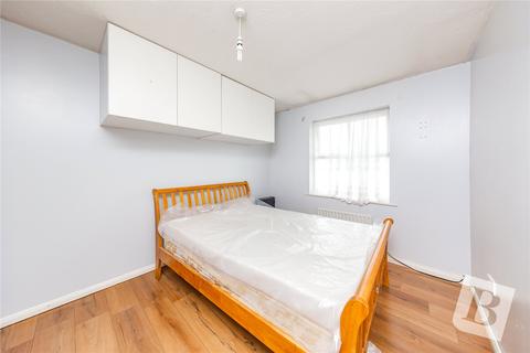 3 bedroom terraced house for sale - Bragg Close, Dagenham, RM8