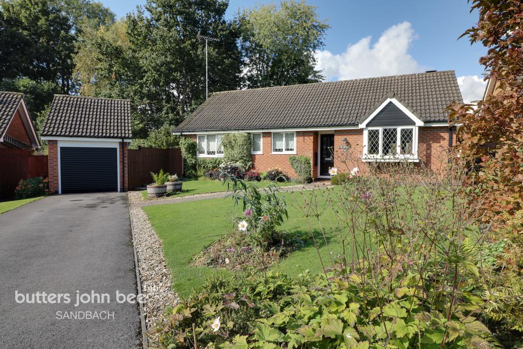 Hartford Close, Sandbach 3 bed detached bungalow £370,000
