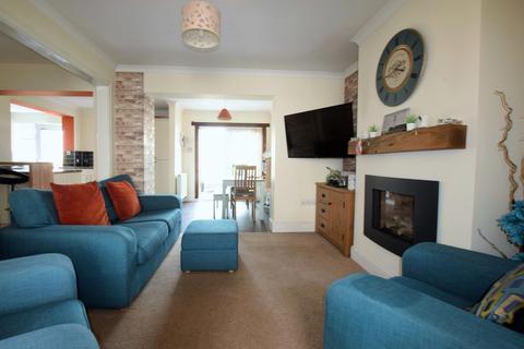 97 Cowick Lane, Exeter, EX2 9HG
