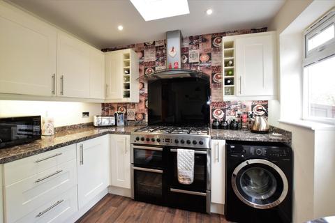 97 Cowick Lane, Exeter, EX2 9HG