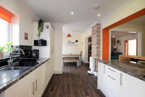 97 Cowick Lane, Exeter, EX2 9HG