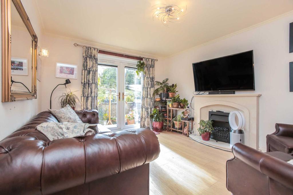 Ballater Drive, Paisley 4 bed end of terrace house £165,000