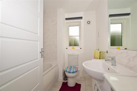 13 Brookfield Drive, Horley, RH6 9HN
