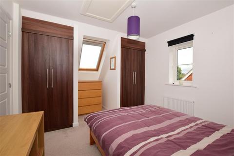13 Brookfield Drive, Horley, RH6 9HN