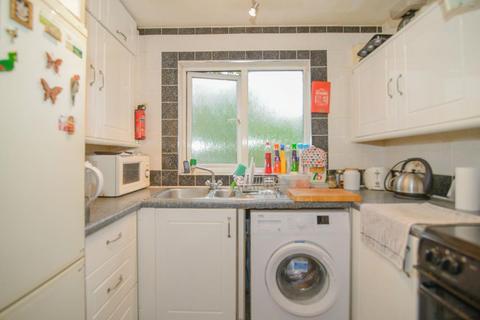 61 Harvesters Close, Isleworth, TW7 7PS