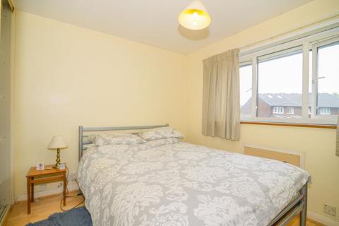 61 Harvesters Close, Isleworth, TW7 7PS