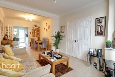 356 Crow Lane, Romford, RM7 0HJ