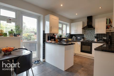 356 Crow Lane, Romford, RM7 0HJ