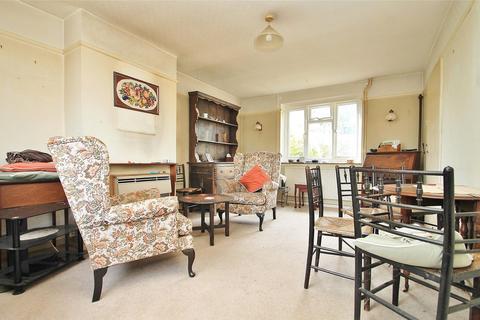 27 Georgelands, Ripley, Woking, GU23 6DE